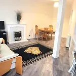 Cozy One-Bedroom Studio Flat !