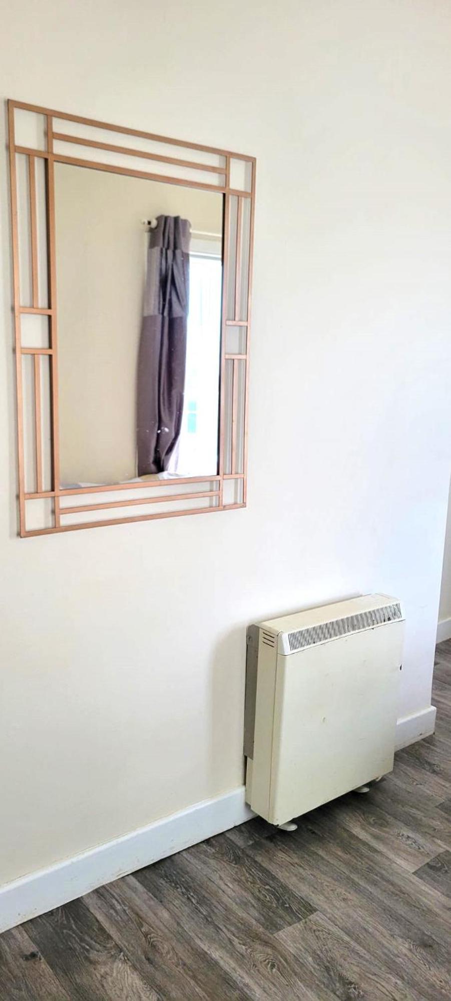 Cozy One-bedroom Flat !